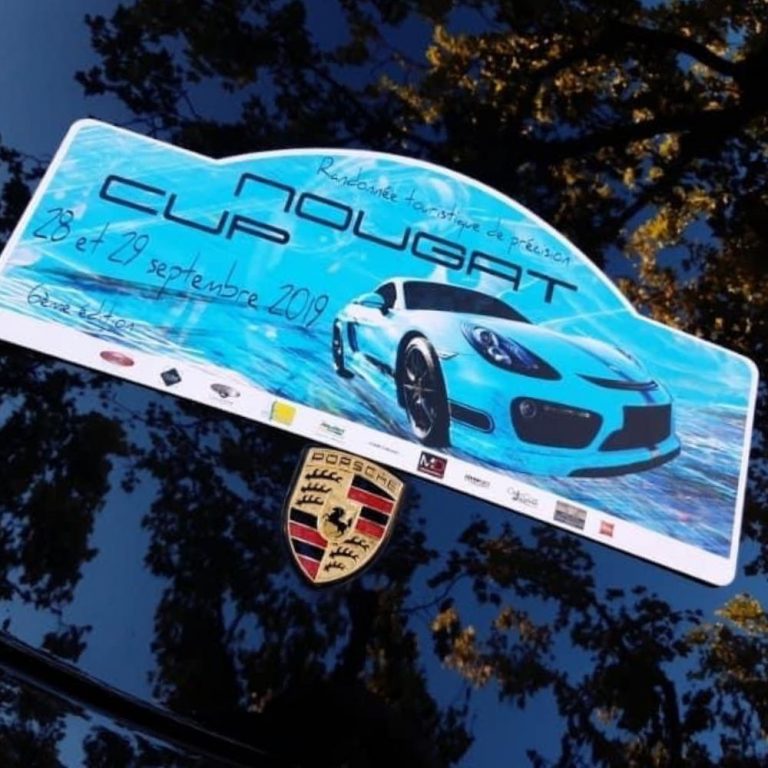 plaque de rallye - communication - Nougat Cup - Caroline LLONG - artiste - fournisseur officiel de la fédération des clubs Porsche de France