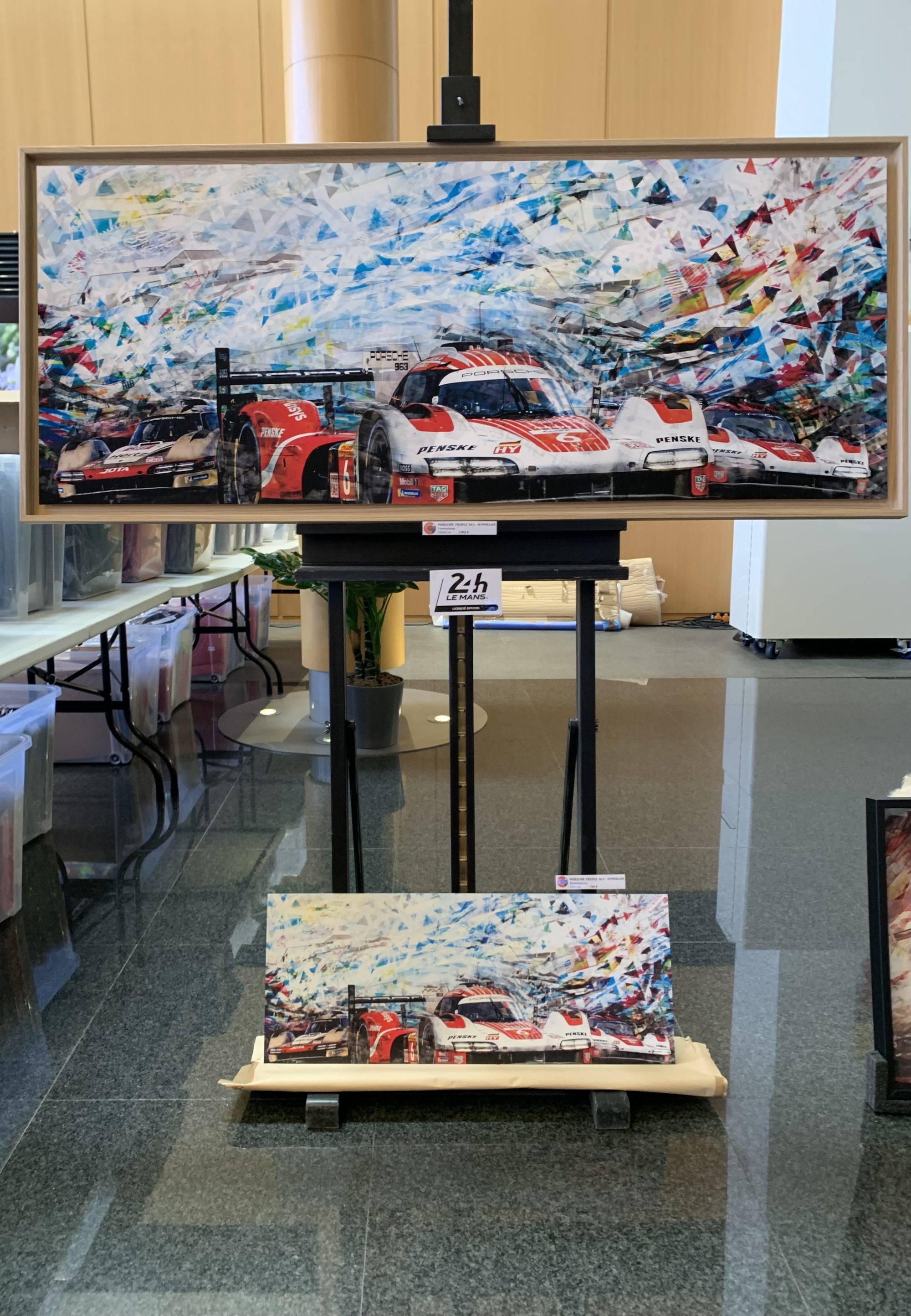 Oeuvre-Porsche-triple-Qatar-Caroline-LLONG-artiste-officelle-des-24h-du-Mans-tableau-automobile-art-contemporain